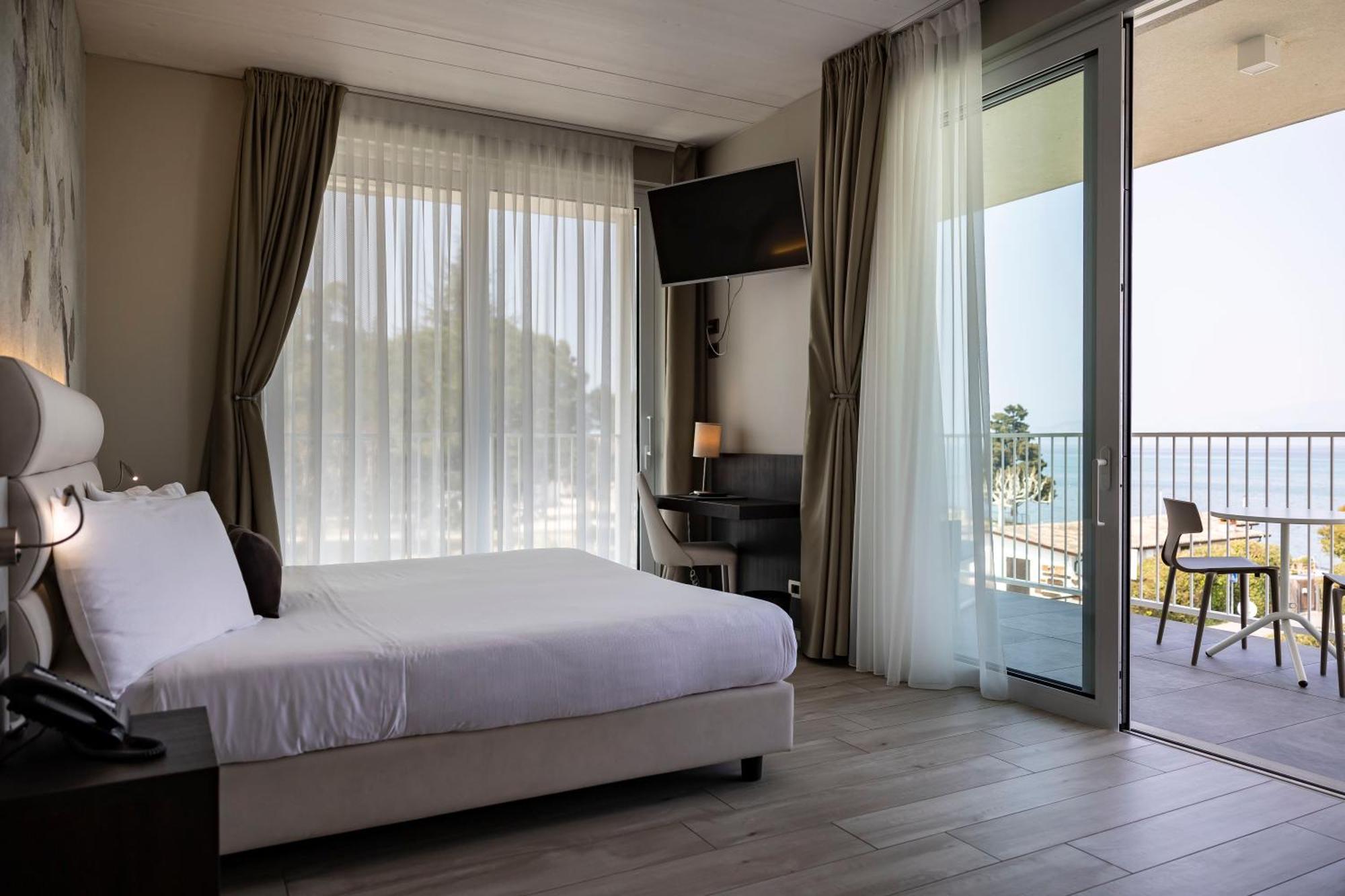 Vision Hotel Peschiera del Garda Exterior foto
